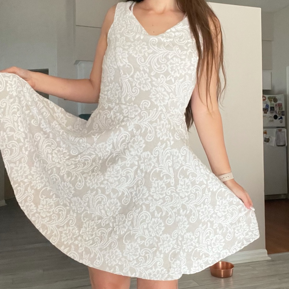 💛Franchesca’s White Lace style Dress